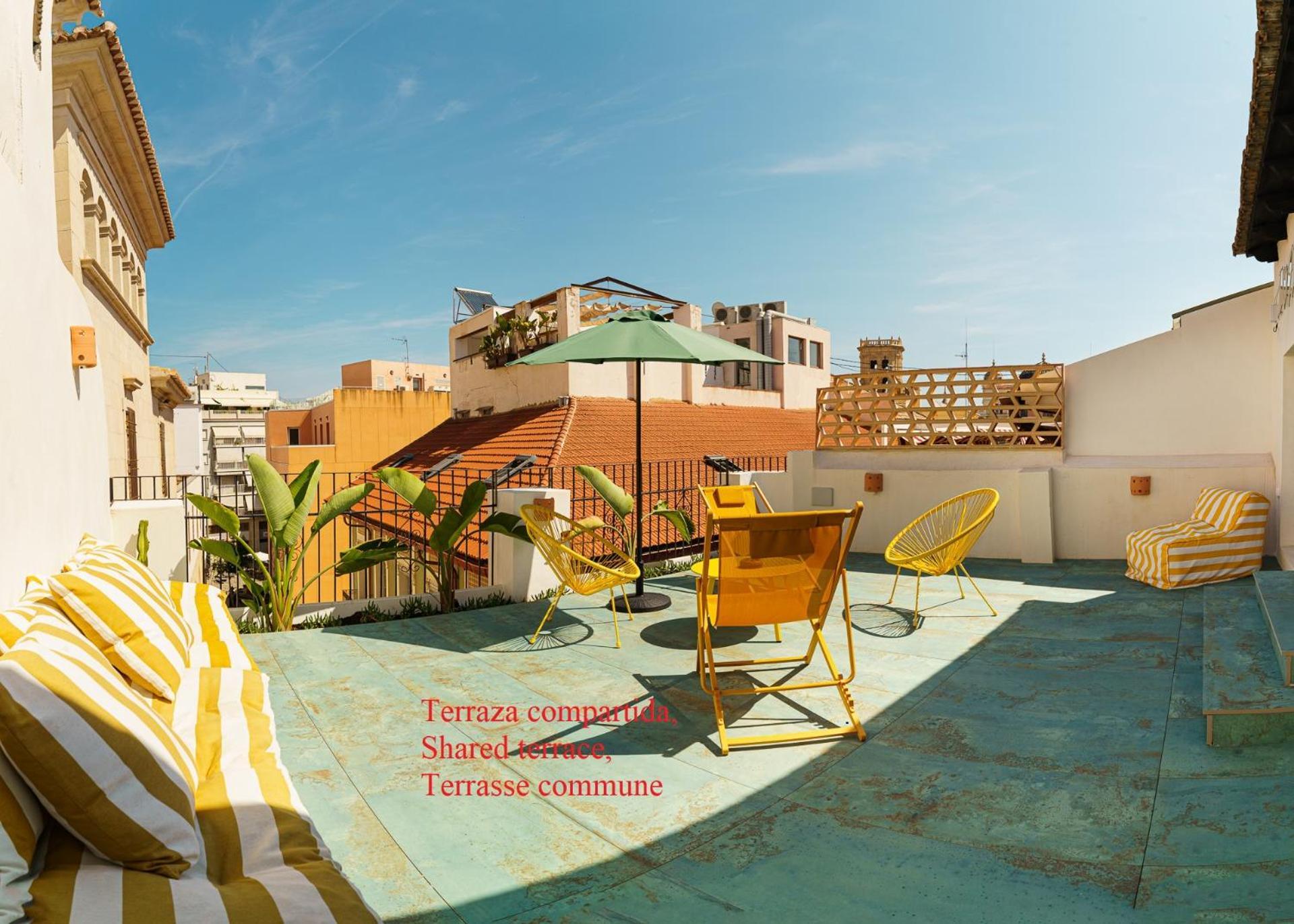 Apartment With Exceptional Charm In Historic Center Of Alicante Eksteriør bilde