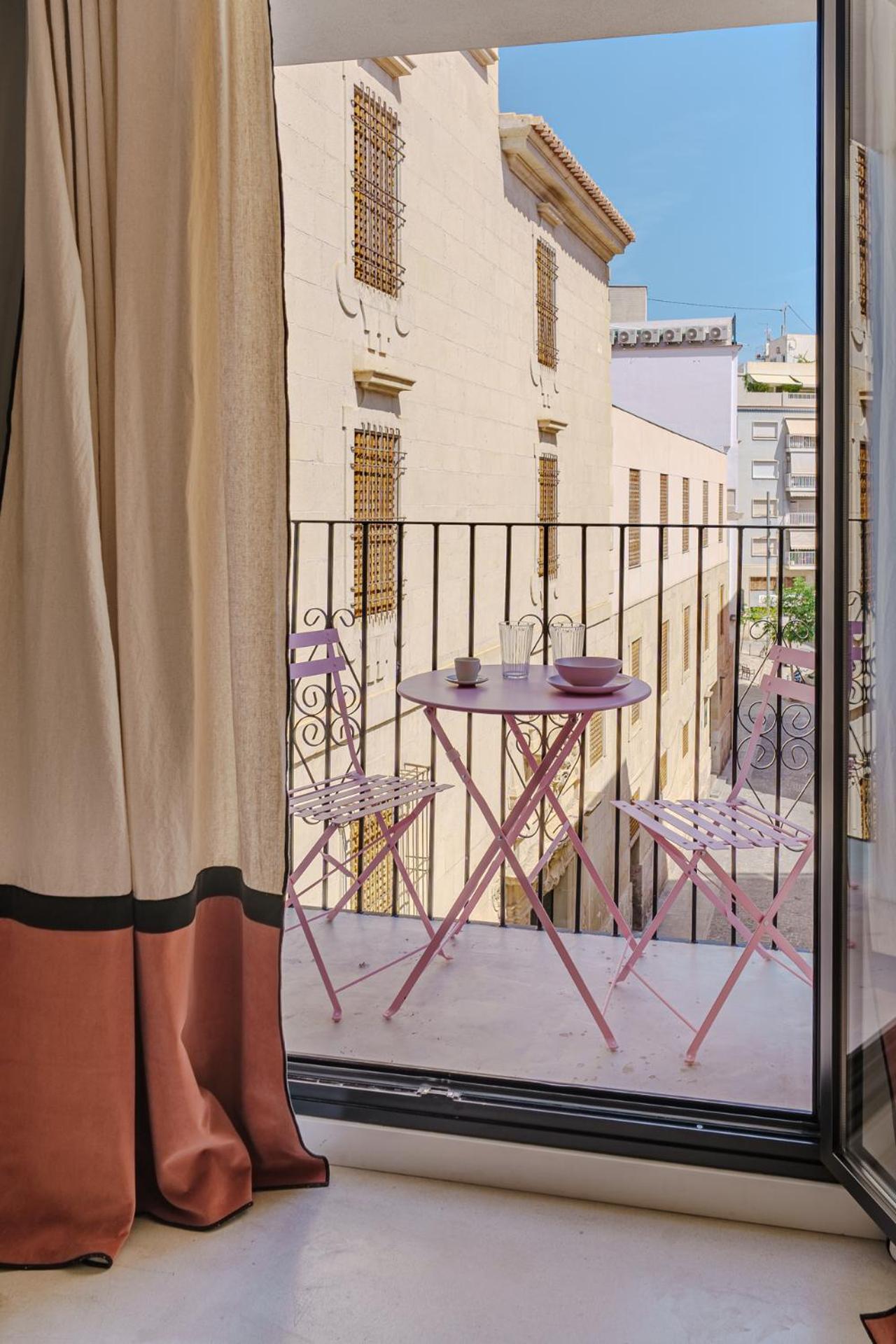 Apartment With Exceptional Charm In Historic Center Of Alicante Eksteriør bilde