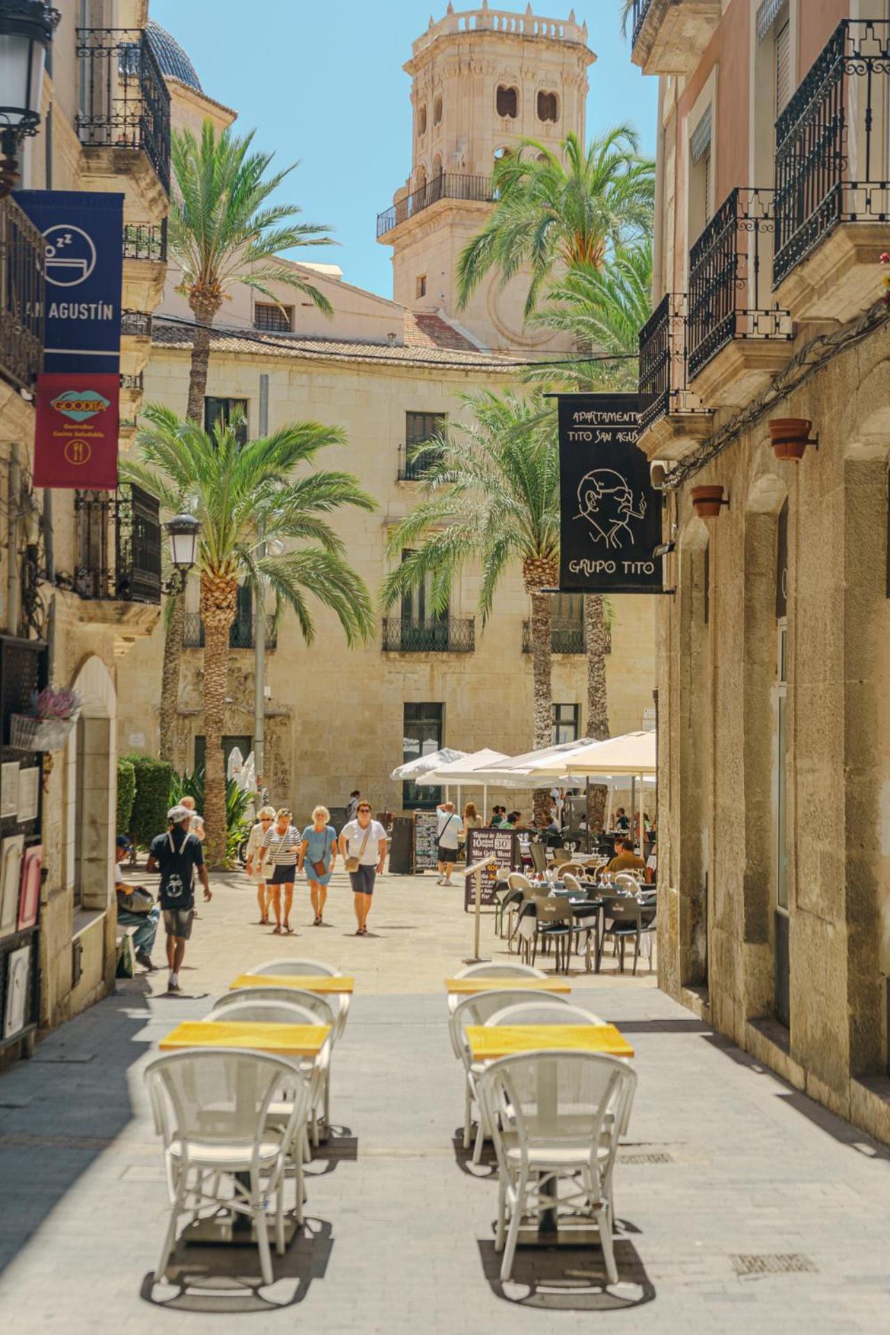 Apartment With Exceptional Charm In Historic Center Of Alicante Eksteriør bilde