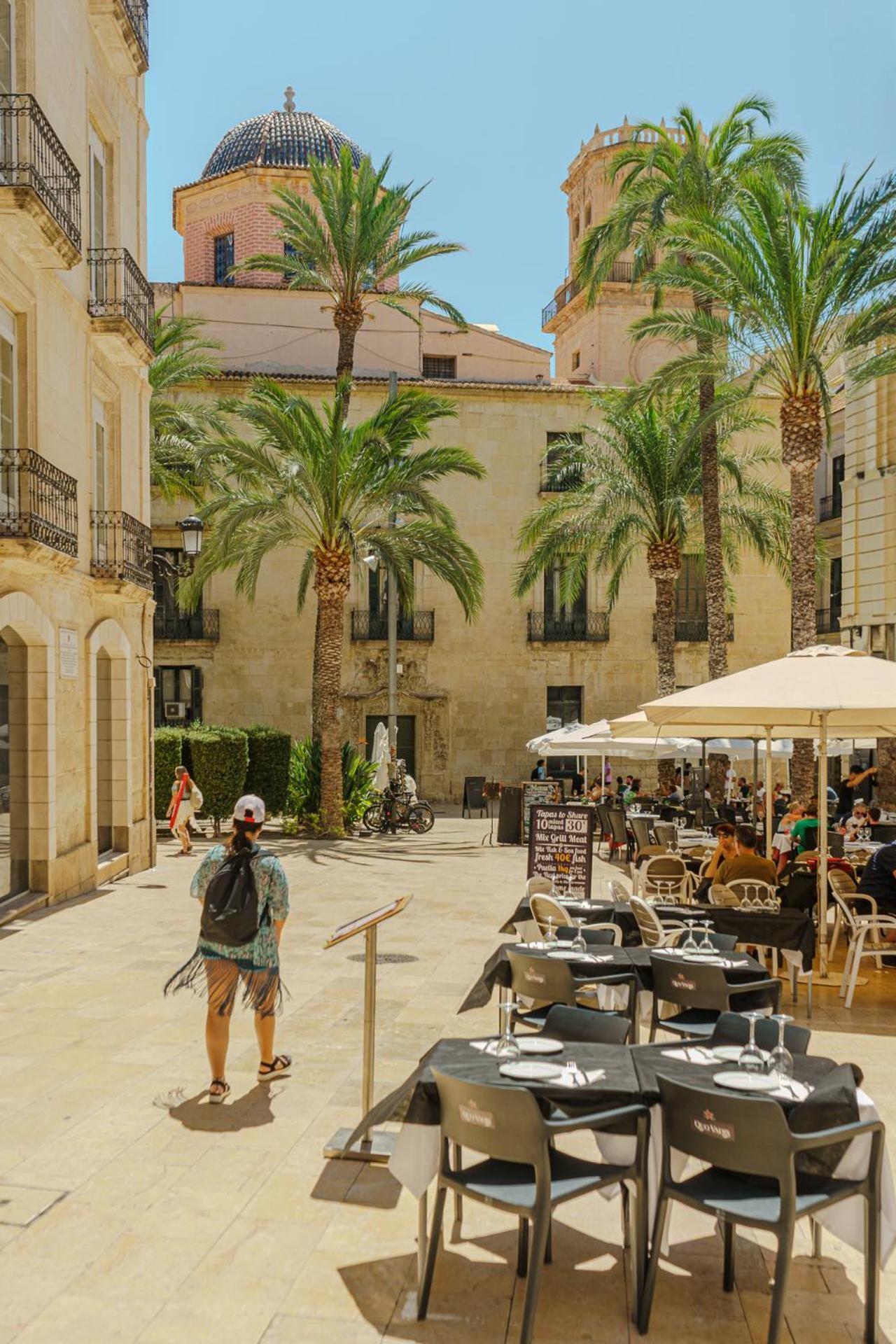Apartment With Exceptional Charm In Historic Center Of Alicante Eksteriør bilde